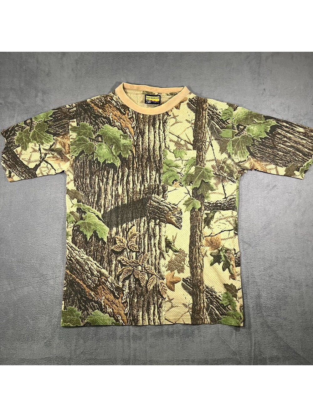 VTG Sasquatch T-Shirt Green Mens Large Realtree Camo Mesh Short Sleeve Hunting